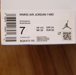 Jordan | Shoes | Womens Air Jordan Mid White Snakeskin Size 7 | Poshmark